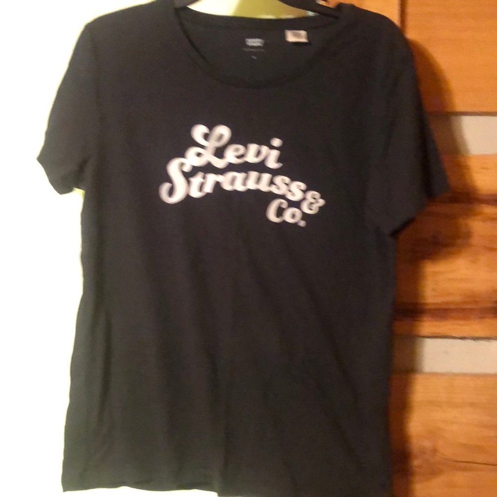 Levi Strauss & co. T-shirt. XL junior